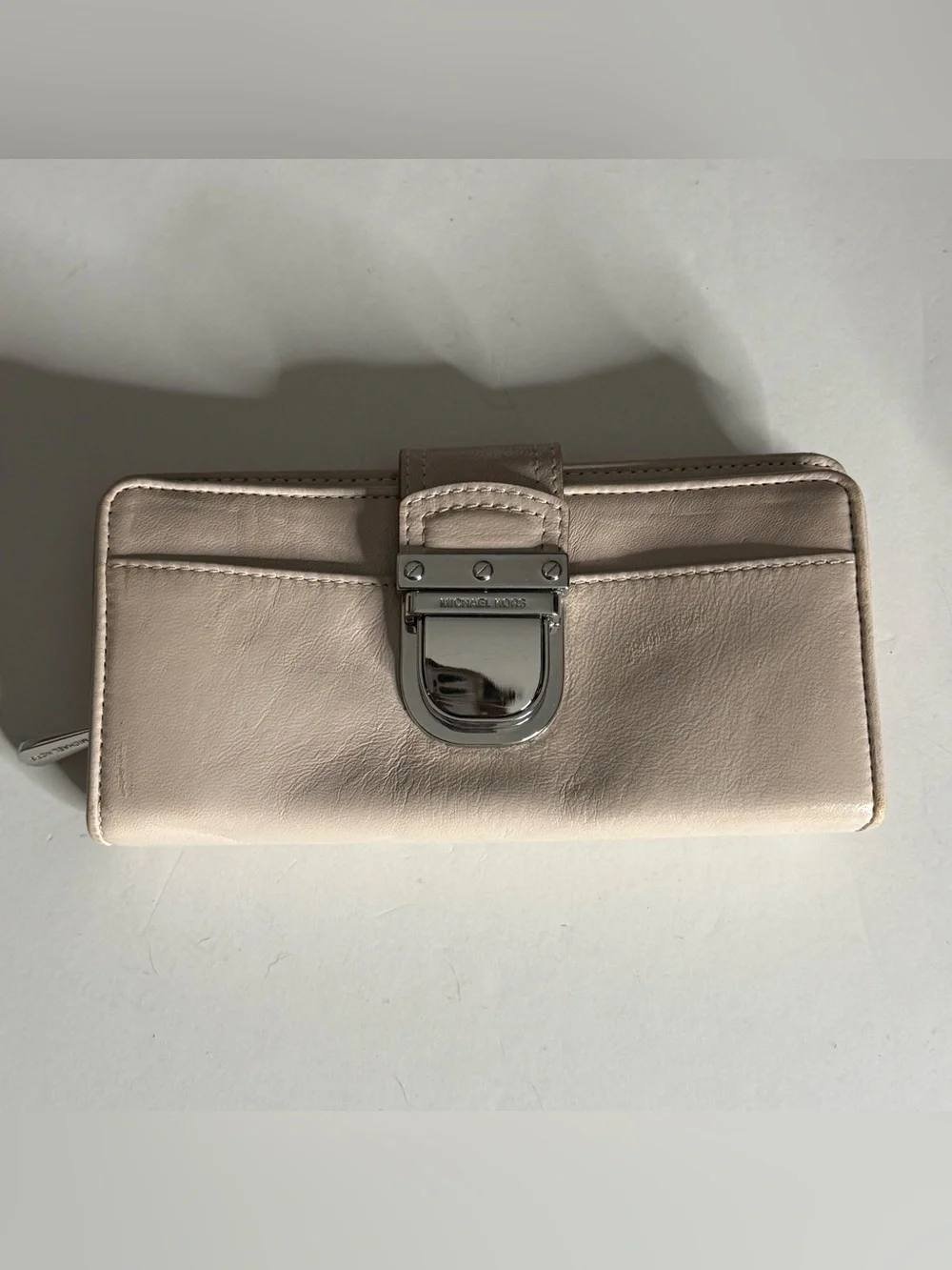 Michael Kors Leather Women's Wallet in Light Beige